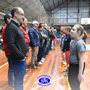 3º e 4º ano vivem momentos especiais ao lado dos pais durante homenagens no Colégio
