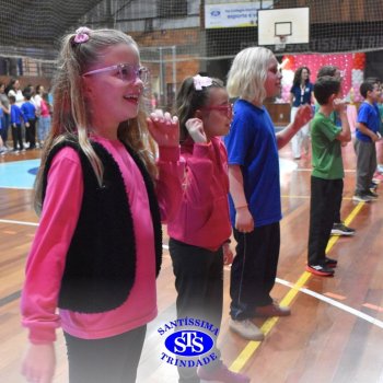 Conexão entre mães e filhos fica evidente nas homenagens do 3º e 4º anos