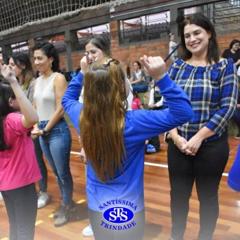 Conexão entre mães e filhos fica evidente nas homenagens do 3º e 4º anos