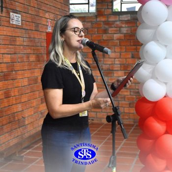 Conexão entre mães e filhos fica evidente nas homenagens do 3º e 4º anos