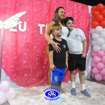 Conexão entre mães e filhos fica evidente nas homenagens do 3º e 4º anos