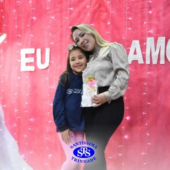 Conexão entre mães e filhos fica evidente nas homenagens do 3º e 4º anos