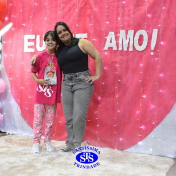 Conexão entre mães e filhos fica evidente nas homenagens do 3º e 4º anos