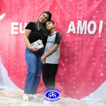 Conexão entre mães e filhos fica evidente nas homenagens do 3º e 4º anos