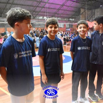 Conexão entre mães e filhos fica evidente nas homenagens do 3º e 4º anos