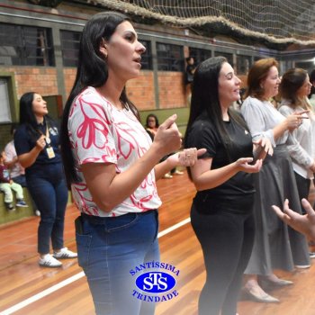 Conexão entre mães e filhos fica evidente nas homenagens do 3º e 4º anos