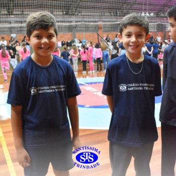 Conexão entre mães e filhos fica evidente nas homenagens do 3º e 4º anos