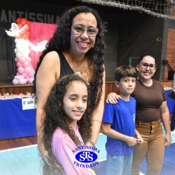 Conexão entre mães e filhos fica evidente nas homenagens do 3º e 4º anos