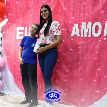 Conexão entre mães e filhos fica evidente nas homenagens do 3º e 4º anos