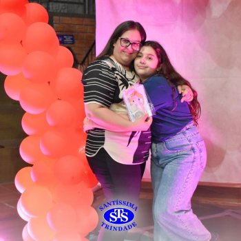 Conexão entre mães e filhos fica evidente nas homenagens do 3º e 4º anos