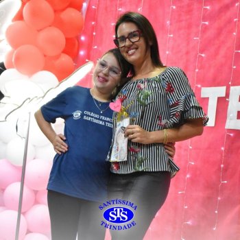 Conexão entre mães e filhos fica evidente nas homenagens do 3º e 4º anos