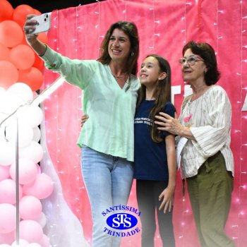 Conexão entre mães e filhos fica evidente nas homenagens do 3º e 4º anos