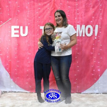 Conexão entre mães e filhos fica evidente nas homenagens do 3º e 4º anos
