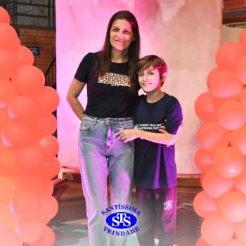 Conexão entre mães e filhos fica evidente nas homenagens do 3º e 4º anos