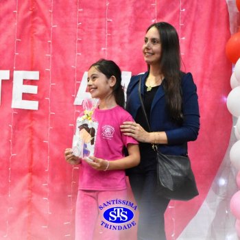 Conexão entre mães e filhos fica evidente nas homenagens do 3º e 4º anos