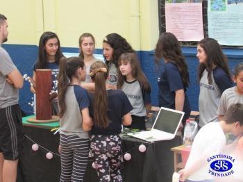 Feira de Ciências com alunos do 6º e 7º anos