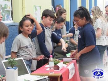 Feira de Ciências com alunos do 6º e 7º anos