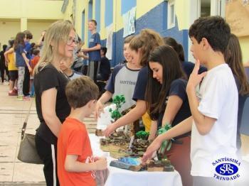 Feira de Ciências com alunos do 6º e 7º anos