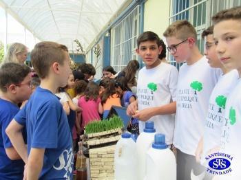 Feira de Ciências com alunos do 6º e 7º anos