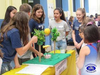 Feira de Ciências com alunos do 6º e 7º anos