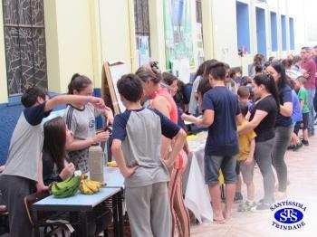 Feira de Ciências com alunos do 6º e 7º anos