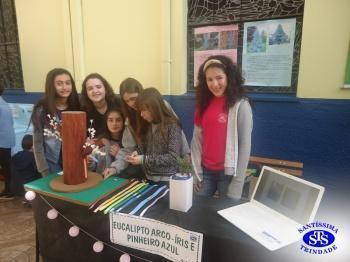 Feira de Ciências com alunos do 6º e 7º anos