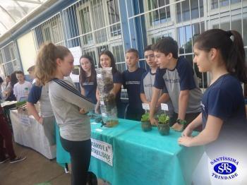 Feira de Ciências com alunos do 6º e 7º anos