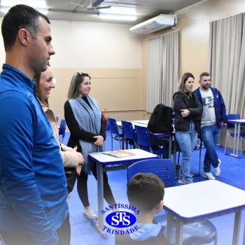 Dia da Família na Robótica promove a convivência com construção e corrida de robôs
