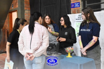 Estudantes colocam em prática seus conhecimentos na Feira de Ciências | 8º ano