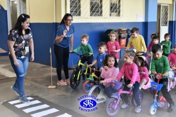 Crianças participam de atividade sobre a Semana do Trânsito | Inf. 3