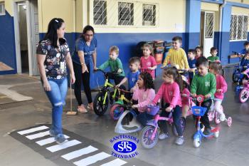 Crianças participam de atividade sobre a Semana do Trânsito | Inf. 3