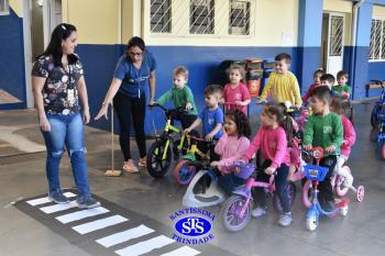 Crianças participam de atividade sobre a Semana do Trânsito | Inf. 3