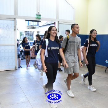 Estudantes retornam ao Colégio para iniciar o ano letivo 2026