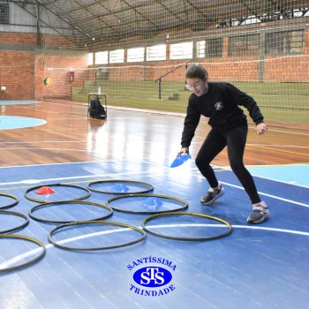 Gincana Esportiva proporciona dinâmicas que incentivam o trabalho em equipe | 4º ano