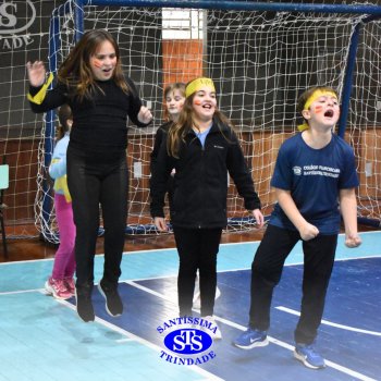 Gincana Esportiva proporciona dinâmicas que incentivam o trabalho em equipe | 4º ano