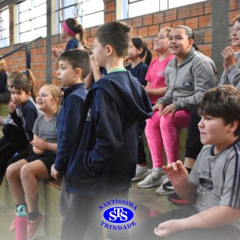 Gincana Esportiva proporciona dinâmicas que incentivam o trabalho em equipe | 4º ano