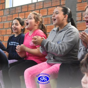 Gincana Esportiva proporciona dinâmicas que incentivam o trabalho em equipe | 4º ano