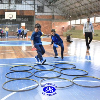 Gincana Esportiva proporciona dinâmicas que incentivam o trabalho em equipe | 4º ano