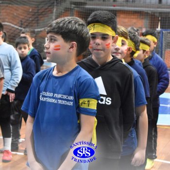 Gincana Esportiva proporciona dinâmicas que incentivam o trabalho em equipe | 4º ano