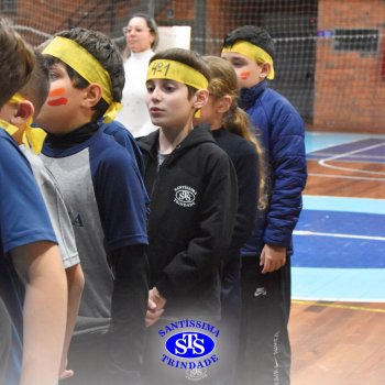 Gincana Esportiva proporciona dinâmicas que incentivam o trabalho em equipe | 4º ano