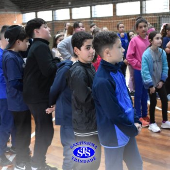 Gincana Esportiva proporciona dinâmicas que incentivam o trabalho em equipe | 4º ano