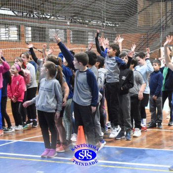 Gincana Esportiva proporciona dinâmicas que incentivam o trabalho em equipe | 4º ano