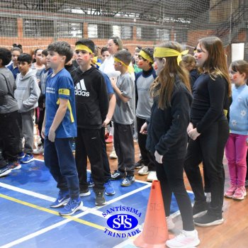 Gincana Esportiva proporciona dinâmicas que incentivam o trabalho em equipe | 4º ano