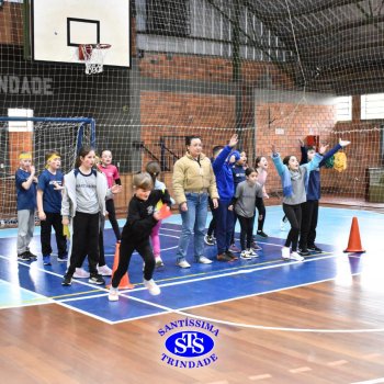 Gincana Esportiva proporciona dinâmicas que incentivam o trabalho em equipe | 4º ano