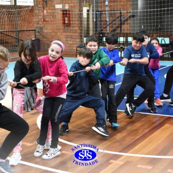 Gincana Esportiva proporciona dinâmicas que incentivam o trabalho em equipe | 4º ano