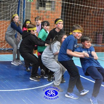 Gincana Esportiva proporciona dinâmicas que incentivam o trabalho em equipe | 4º ano