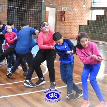Gincana Esportiva proporciona dinâmicas que incentivam o trabalho em equipe | 4º ano