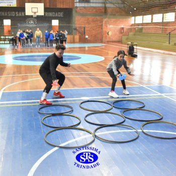 Gincana Esportiva proporciona dinâmicas que incentivam o trabalho em equipe | 4º ano