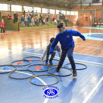 Gincana Esportiva proporciona dinâmicas que incentivam o trabalho em equipe | 4º ano