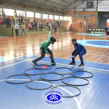 Gincana Esportiva proporciona dinâmicas que incentivam o trabalho em equipe | 4º ano